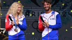 PRE MESEC DANA RASKINULI, A ONDA SE POLJUBILI PRED SVIMA Ljubavna priča olimpijskih šampiona, prava zagonetka, nikome ništa nije jasno