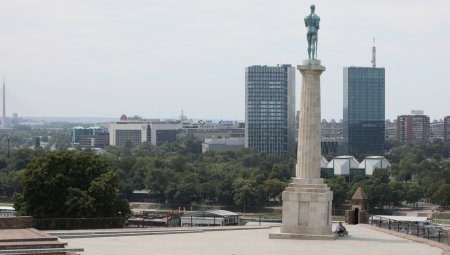 SKANDAL U CENTRU BEOGRADA KOD POBEDNIKA! Hrvatski političar slavi zločinačku akciju Oluja (FOTO)