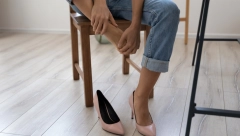 NARODNI LEK ZA KURJE OKO Ova čarobna biljka će ukloniti bolni žulj preko noći!