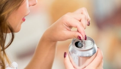 INTERNET GORI ZBOG OVOG PIĆA Jedni ga obožavaju, dok ga se drugi gade, a za sve je ,,kriv" ovaj sastojak