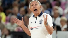 PEŠIĆ OZBILJNO UDARIO NA PROTIVNIČKOG SELEKTORA Oglasio se Kari posle neverovatne pobede Srbije