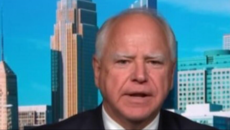 U RUCI PRVO DRŽAO KREDU, PA UZEO PUŠKU! Ko je Tim Volc, odabrani kandidat Harisove za potpredsednika?