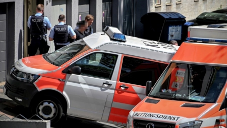 SCENE UŽASA! SRUŠIO SE HOTEL U NEMAČKOJ Najmanje jedna osoba je mrtva, osam živo zatrpano (FOTO)