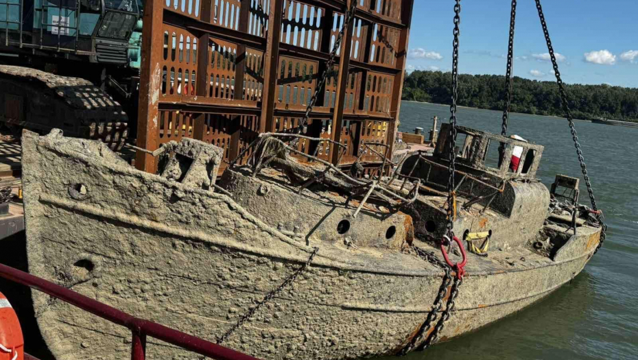 80 GODINA LEŽALI NA DNU DUNAVA Počelo vađenje potopljene nacističke flote kod Prahova (FOTO)