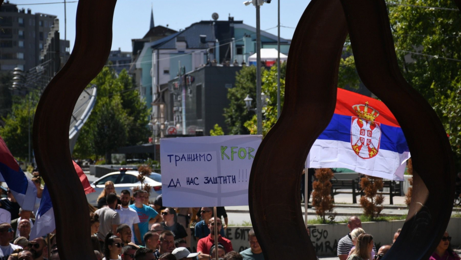 ŠEŠELJ O SRBIMA SA KOSOVA I METOHIJE Hrabri su, prkosni i nepokolebljivi da ostanu na svojim ognjištima