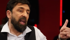 SKORO ĆELAV, PLAVA KOSA... Hit izdanje Ognjena Amidžića, ovakvog ga do sada niste videli, mreže gore!