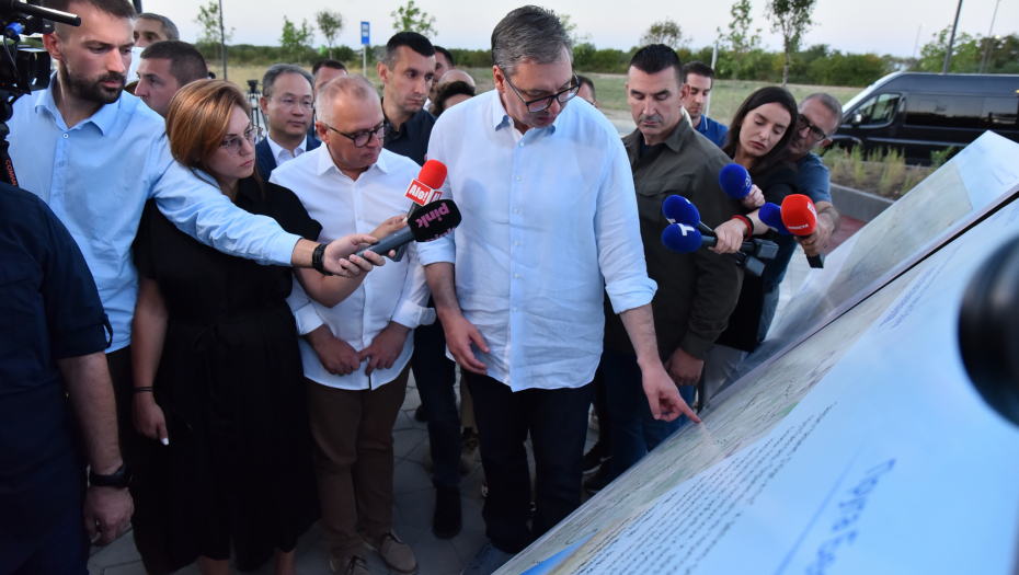 ZA SAT I 10 MINUTA OD BEOGRADA DO SUBOTICE Vučić: Koliko volimo našu zemlju pokazuju rezultati (FOTO)