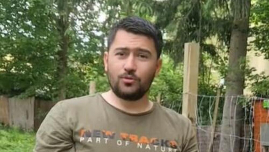 BALKANAC ZARAĐUJE 4.000E EVRA KOD BEČLIJA! Turisti navalili, a on iskoristio priliku - radi gospodski posao! (VIDEO)