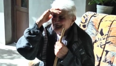 MISTERIOZNO NESTAO PRE 30 GODINA, PORODICA MU DRŽALA OPELO Pojavio se na kapiji u istoj odeći, izgovorio je samo jedno! (VIDEO)