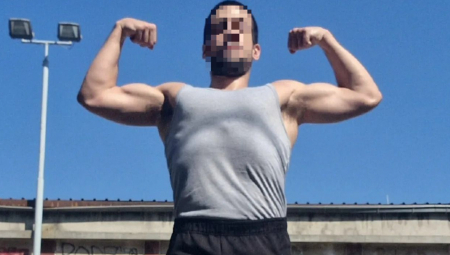 MLADIĆ SA NOVOG BEOGRADA KOJI JE SKAKAO PO TERASAMA PUŠTEN IZ PRITVORA Odmah objavio jednu fotku, njegove komšije iz solitera U PANICI (FOTO)