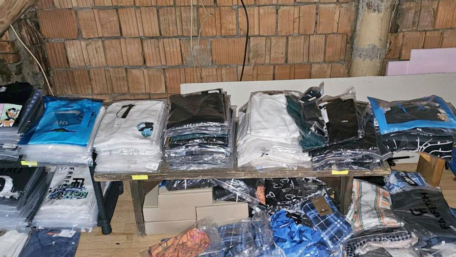 PRODAVALI FALŠ PATIKE I ZGRNULI 300.000 EVRA Policija uhapsila četiri osobe (FOTO)