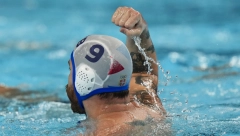 PRVA FOTKA SA ĆERKOM Zlatni vaterpolista Nemanja Vico drži u naručju naslednicu (FOTO)