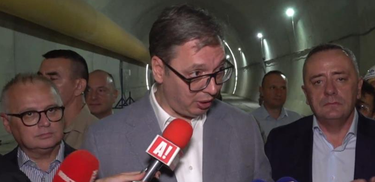 VUČIĆ OGOLIO SRAMNE OPTUŽBE "Kada sam čuo poruke teoretičara zavere i neverovatnih priča, e onda sam se obratio narodu"
