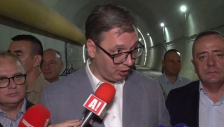 VUČIĆ OGOLIO SRAMNE OPTUŽBE "Kada sam čuo poruke teoretičara zavere i neverovatnih priča, e onda sam se obratio narodu"