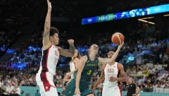 DURENT GLEDAO MOĆNU MAŠINERIJU ZA FINALE Što je Australija za Srbiju, to je Amerika za "kengurke"