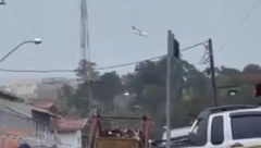 POSMRTNI OSTACI SU IM UGLJENISANI, NE MOGU SE IDENTIFIKOVATI: Pronađena crna kutija na mestu JEZIVE avionske nesreće u Brazilu!