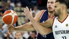 MAĐIONIČAR DŽOKER Kakav čas košarke Nemcima: Jokićeva asistencija od koje će vam se zavrteti u glavi (VIDEO)