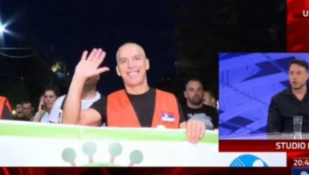 PO PRINCIPU "SVE MOŽE AKO NAM ODGOVARA" Opozicija na prošlim protestima tražila ukidanje rijalitija, danas rijaliti pobednika kuju u zvezde