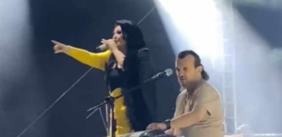 DRAGANA MIRKOVIĆ I ACA LUKAS NAPRAVILI HAOS Publika vrištala uglas kada su izveli čuveni duet, folkeri izazvali lavinu emocija