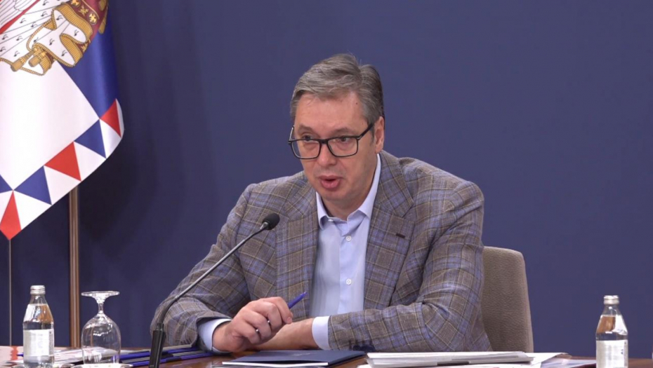 OPSEDNUTI VUČIĆEM! Koordinisani udar na predsednika Srbije: Šolakovci napadaju, Slobodna Bosna doliva ulje na vatru