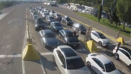 VOZAČI, BUDITE STRPLJIVI Evo kakvo je trenutno stanje na granicama (FOTO)