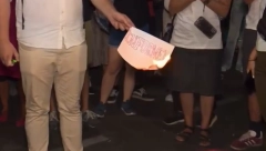 ŠOLAKOVI TERORISTI ŽELE DA ZAPALE SVAKOGA KO IM SE SUPROTSTAVI! Jeziva poruka poslata iz centra Beograda (VIDEO)