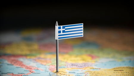 TURISTI HTELI DA UĐU U AUTOBUS, A VOZAČ IH ZAUSTAVIO NA VRATIMA! Svi ostali šokirani kad je rekao šta smera! (VIDEO)