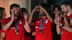 ĐOKOVIĆ I JOKIĆ SU BOGOVI U SRBIJI Španci očarani dočekom srpskih olimpijaca, legendarna "Marka" posvetila tekst veličanstvenoj fešti u Beogradu