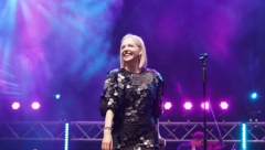 KRIJE LJUBAVNI ŽIVOT KAO ZMIJA NOGE, ALI SADA NAPRAVILA IZUZETAK Jelena Rozga ponovo zaljubljena — evo kakav momak je osvojio pevačicu