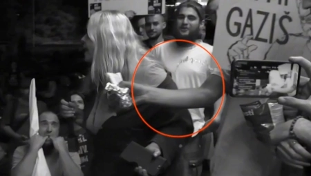DOKLE IDE LUDILO OPOZICIJE?! Objavljuju snimak napada na novinarku Informera, a potom ubeđuju javnost da veruje njima, a ne svojim očima (VIDEO)
