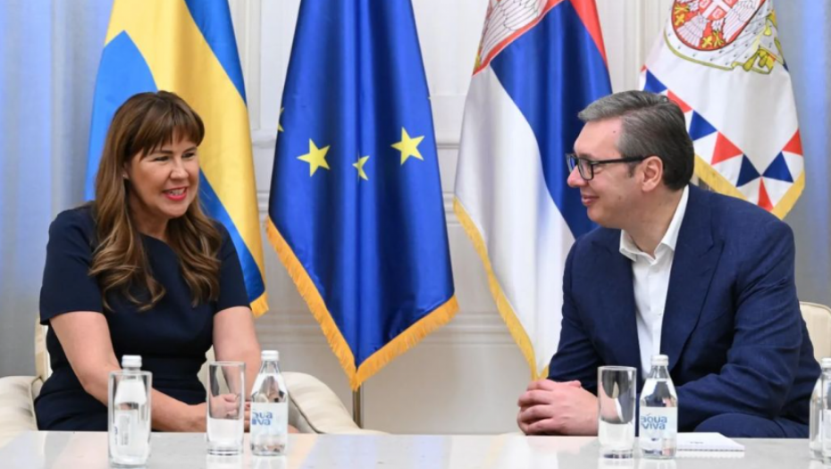 VUČIĆ PRIMIO U OPROŠTAJNU POSETU AMBASADORKU BEN DAVID Da još više kompanija iz Švedske investira u Srbiji (FOTO)