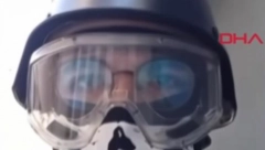 KRVOPROLIĆE U DŽAMIJI! Mladić izbo 5 osoba: Monstrum stavio masku, pa snimao SVE! (VIDEO)