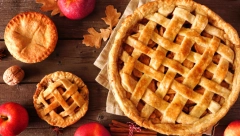 AMERIČKA PITA SA JABUKAMA Klasik bez premca u aromatičnom spoju voća sa testom