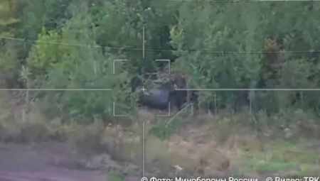 MI-35 SRUČIO VATRU SA NEBA! Ovako izgleda akcija razbijanja ukrajinske borbene formacije! (VIDEO)