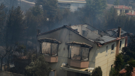 NAĐA ŽIVA IZGORELA U GRČKOJ DOK SU BESNELI POŽARI! Telo nađeno u kupatilu - ovo su bile njene POSLEDNJE REČI!