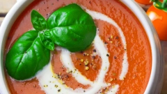 POTAŽ OD PARADAJZA Aromatičan i osvežavajući, rashladiće vas u vrelim, letnjim danima