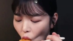 LJUDI, DA LI JE OVO NORMALNO? Opasan trend na društvenim mrežama se širi kao požar, ugrožavaju zdravlje zbog novca! (VIDEO)