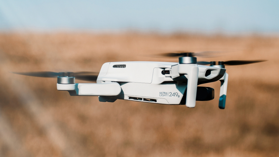 SUMNJAO DA GA ŽENA VARA PA DIGAO DRON Pratio je kroz šumu, snimak će ga proganjati dok je živ