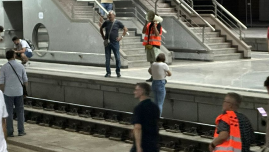 PITANJE KOJE ZAHTEVA ODGOVOR: Šta bugarski konzul traži na skupu tzv. antilitijumskih aktivista?