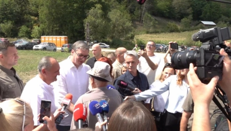 PROTIVUSTAVNO JE DA RAZGOVARAM SA NARODOM? Vučić poručio opoziciji: "To je krajnji cilj nečijeg očaja"