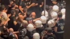 TOTALNI HAOS U TURSKOJ Brutalan napad na predsednika Fenerbahčea, opšti haos na terenu (VIDEO)