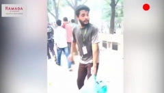 STUDENT JE DELIO VODU DEMONSTRANTIMA, PA DOBIO METAK U ČELO Zbog ovog momka je tamo srušena cela vlada