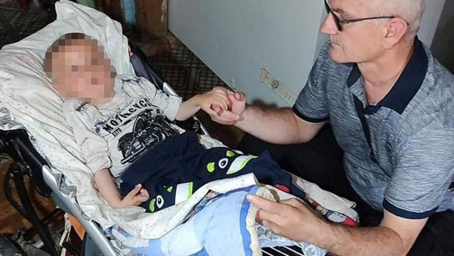 IVANOVA SMRT POTRESLA CELU SRBIJU! Majka ga napustila zbog bolesti, čuvali ga baka i deka - otac radio po celu noć da mu obezbedi HRANU!