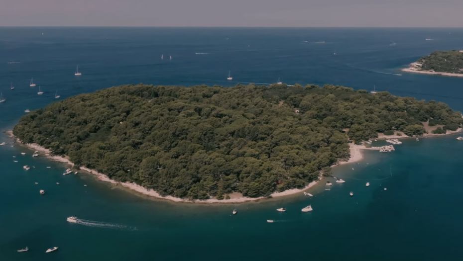 OVO SE OSTRVO ZOVE MALA JUGOSLAVIJA: Bez struje, vode, turista (VIDEO)
