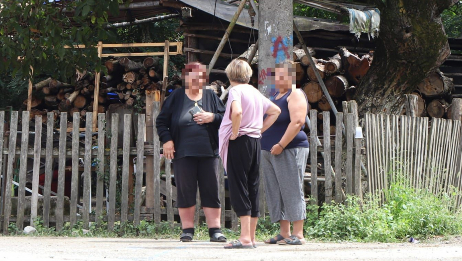 ''ODE MOJE DVOJE ZLATNE DECE, MRZI ME U DVORIŠTE DA UĐEM''! Prabaka nastradalih mališana nema od bola! (FOTO)