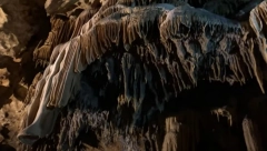 URUŠILA SE LEDENA PEĆINA Ima mrtvih