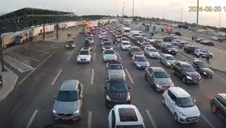OPŠTI KOLAPS NA GRANICAMA Oni čekaju i po 4 sata