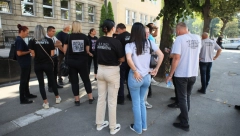 "BEDNICI JEDNI! JEL SE SEĆAŠ KADA SI MOM SINU PROSUO MOZAK" Otac ubijenog mladića u masakru kod Mladenovcu zavapio u sudnici!