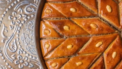 POSNE TATLIJE SA ORASIMA Starinski desert koji liči na baklavu, a mnogo se lakše pravi
