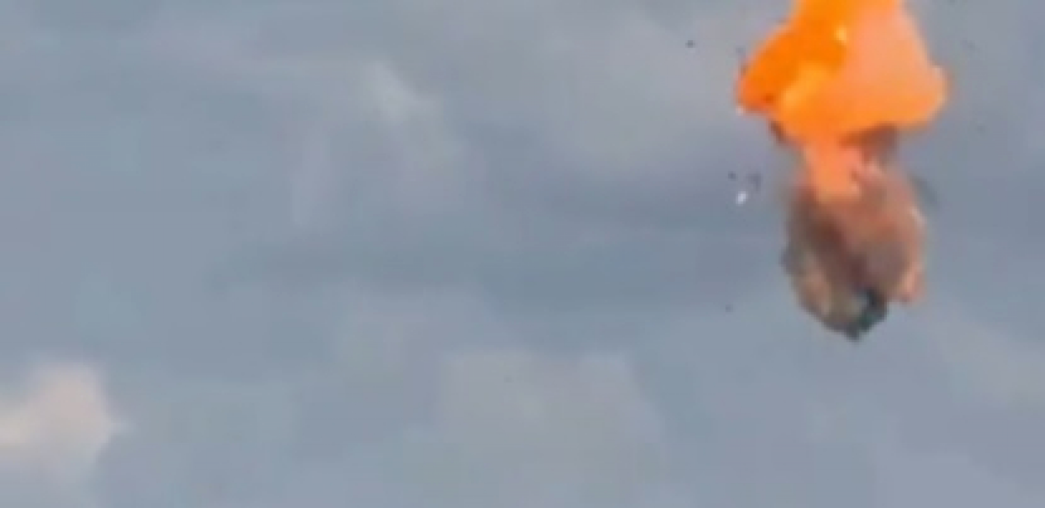 SNIMLJENA EKSPLOZIJA NA NEBU IZNAD RUSIJE Uočen sumnjivi leteći objekat, Rusi pucaju pa postavljaju pitanja (VIDEO)